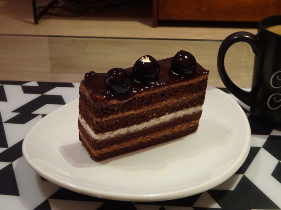 いちごタルトとチョコレートケーキ_e0230011_16593564.jpg