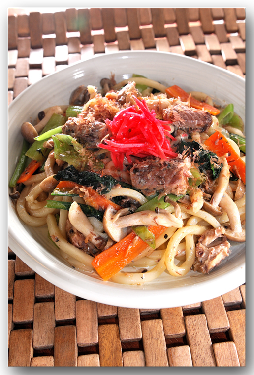 メシ通 魚介を使った簡単レシピ さば缶で焼うどんを作るよ 魚屋三代目日記