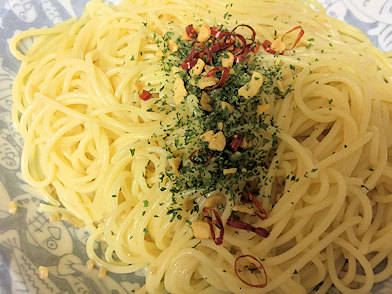 「ペペロンチーノ」（S&B「まぜるだけのスパゲティソース」キューピー「あえるパスタソース」）を食べた♪_c0014187_2125630.jpg