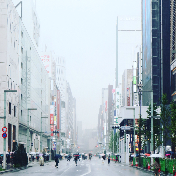 都会の雨は、たまに地面から空に向かって降る_c0060143_11302006.jpg