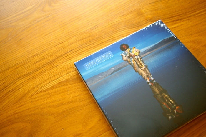 カマシ・ワシントン『Heaven and Earth』 : 音楽の海岸 カマシ・ワシントン『Heaven and Earth』 : 音楽の海岸