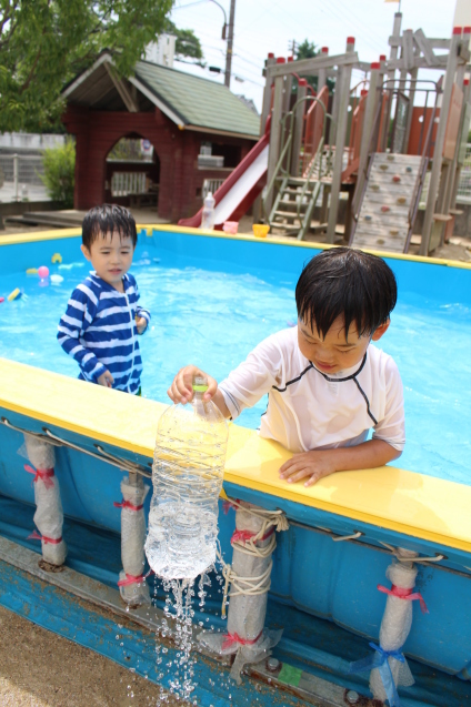 梅雨の晴れ間! プール遊びが楽しみです_e0209845_23021675.jpg
