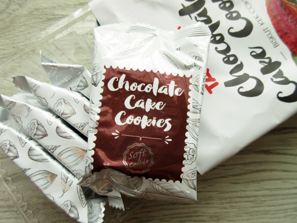 【株式会社神戸物産】TATAWA Chocolate Cake Cookies_c0152767_21371341.jpg
