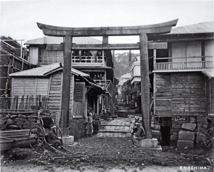 2018/3/12【江ノ島いにしえの風景】絵葉書と古写真で見る神奈川海の情景（漫画追記、箱根地蔵、司馬江漢、ザ・ファー・イースト写真、ライデン大学、横浜開港資料館、遊行寺、段葛、青銅鳥居追記）【郷愁】_b0116271_13583788.jpg