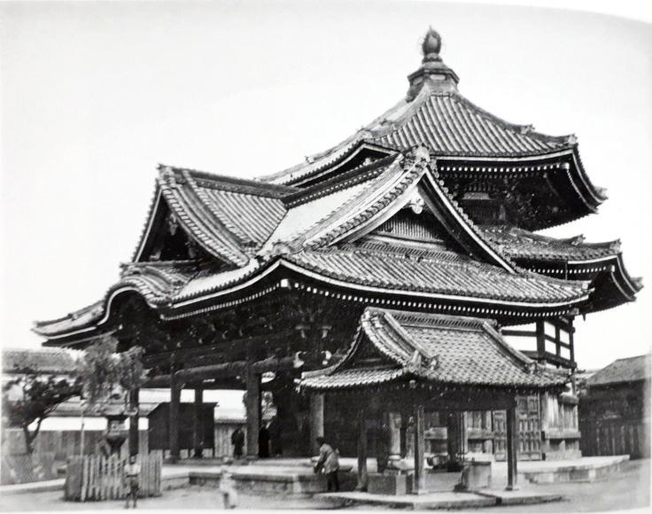 2006/8/15-17:京都異界つつき回り(鵺池、浮かれ猫、土蜘蛛灯籠&塚、一条戻り橋、晴明神社、六角堂へそ石、弁慶石、膏薬図子の将門祠、鉄輪の井戸、酒呑童子首塚、安倍晴明墓、蚕の社、比叡山)_b0116271_15294342.jpg