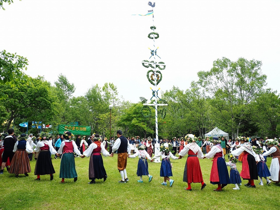 スエーデンヒルズ夏至祭 キン ミユの夢旅路