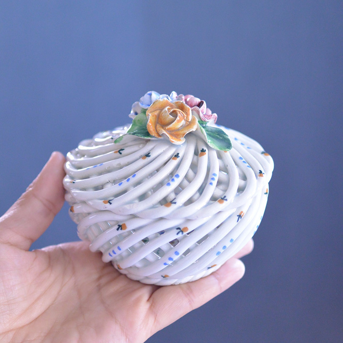 アンティーク18世紀フランス磁器卵カップPorcelaineフランス