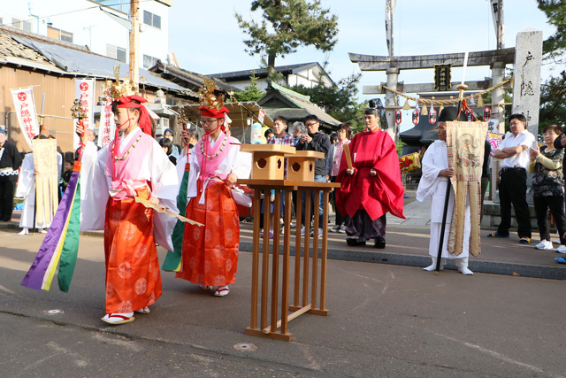 燕・戸隠神社 春季例大祭～宮神輿行列_f0373317_14482380.jpg