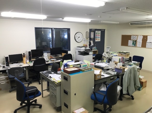 部屋が明るい あらゆる素材を削ります 進興金属工業株式会社 この身も削る 社長の全力日記 部屋が明るい あらゆる素材を削ります 進興金属工業株式会社 この身も削る 社長の全力日記