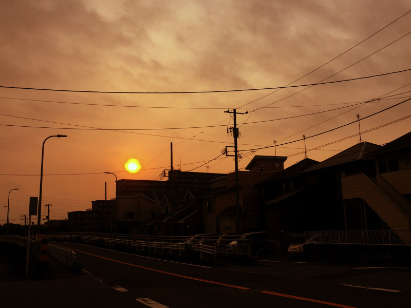 義父の訃報 突然の夜と 穏やかな雲 Samのlifeキャンプブログ Doors In Out