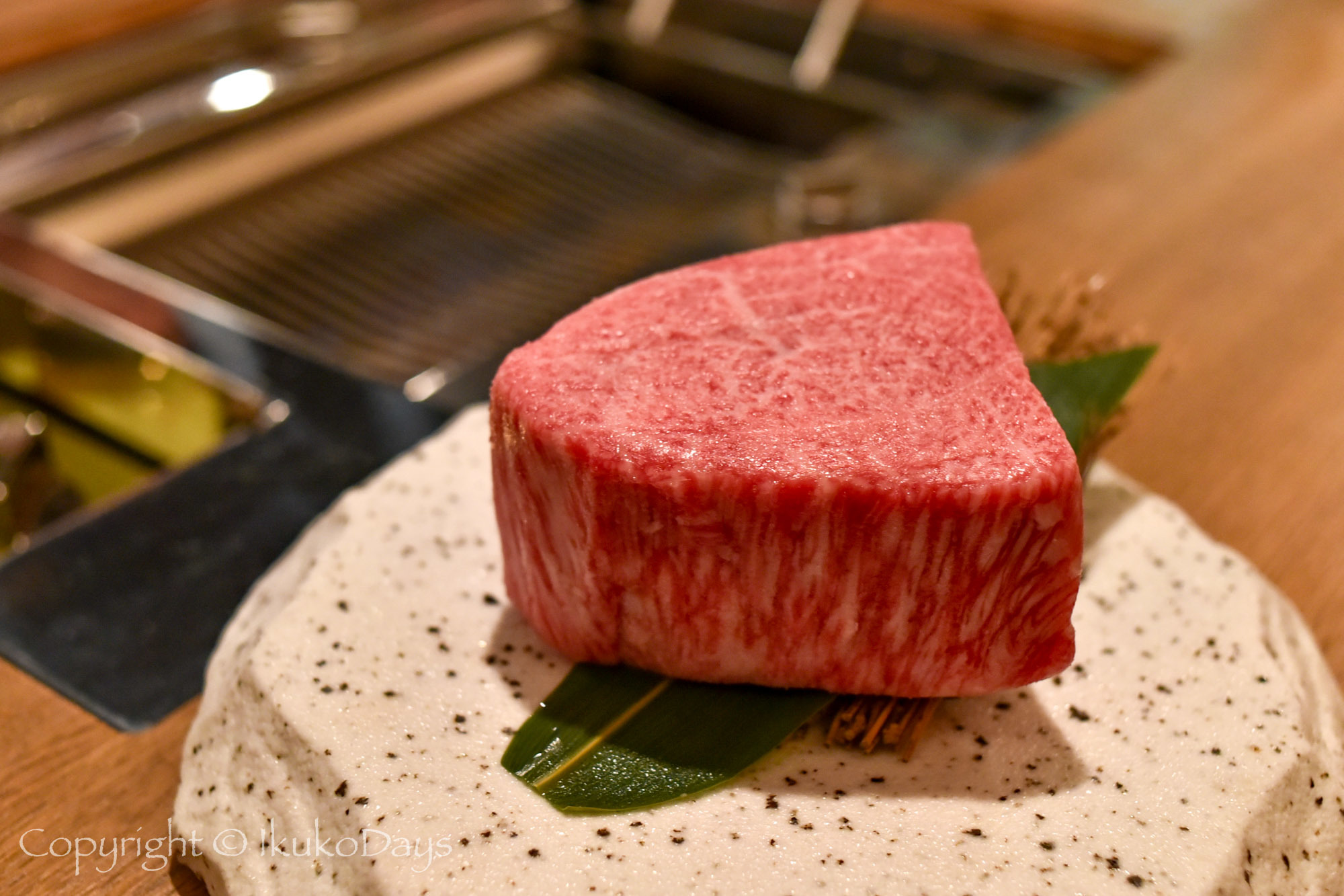 遠赤外線効果を実感。特殊ロースターで高森和牛を堪能しましょう。：『お肉屋けいすけ三男坊』広尾_d0114093_23471655.jpg