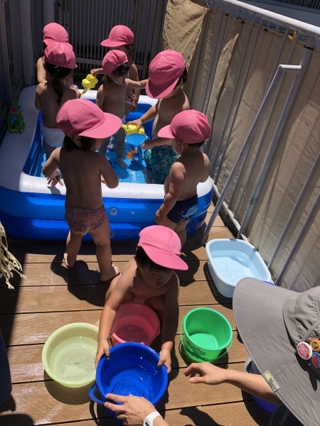 リトルピエノ保育園 〜水遊び始めました〜_a0318871_12223295.jpeg