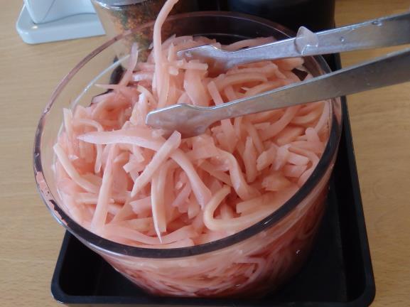 すき家のシーザーレタス牛丼 豊中曽根店_c0118393_11363586.jpg