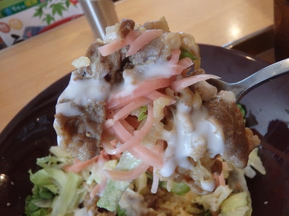すき家のシーザーレタス牛丼 豊中曽根店_c0118393_15595716.jpg