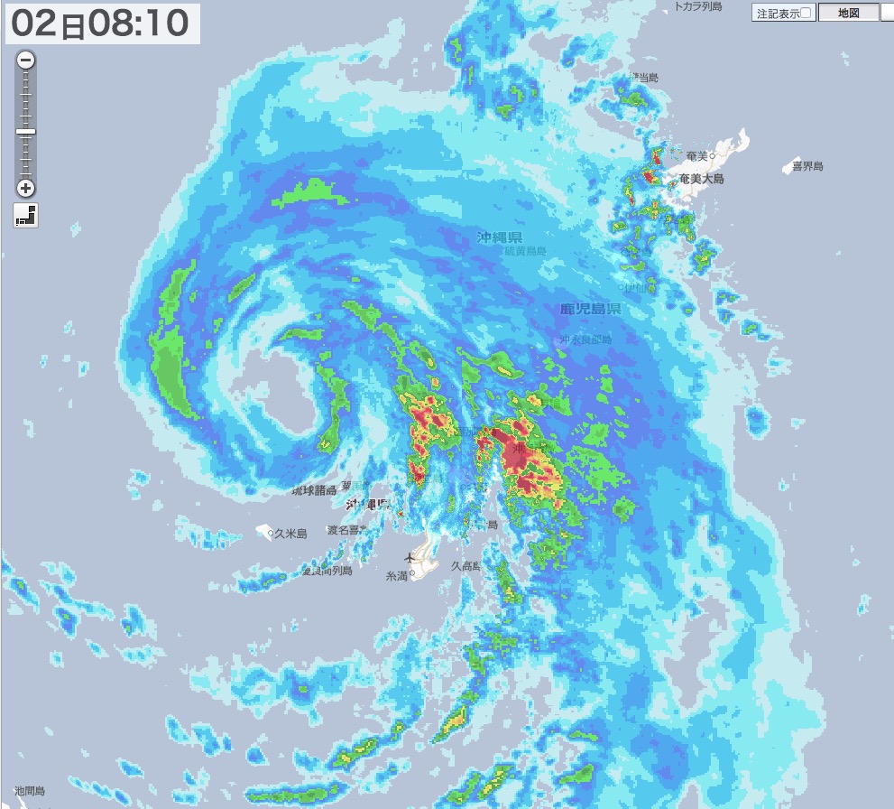 バスは運行再開、雨は降り続きます。_c0098020_8203483.jpg