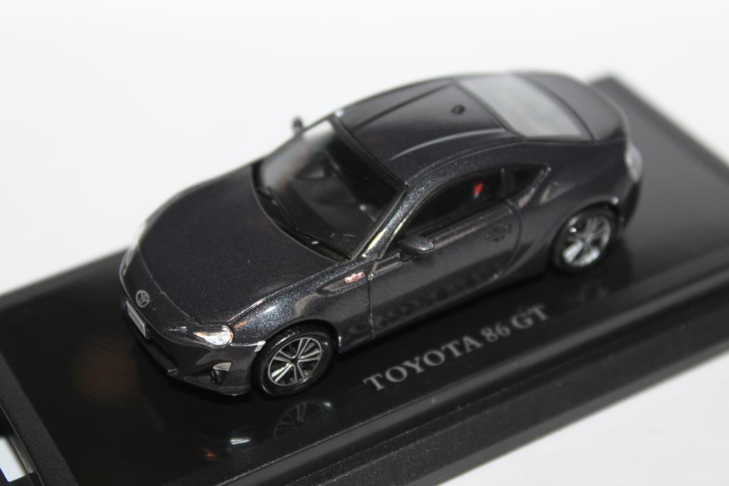 1/64 Over Steer TOYOTA 86 GT_b0285587_05301854.jpg