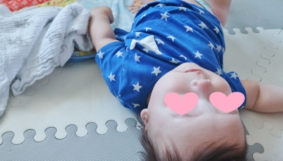 赤ちゃんが寝返り返りに成功しました ドイツより 素敵なものに囲まれて 赤ちゃんが寝返り返りに成功しました ドイツより 素敵なものに囲まれて