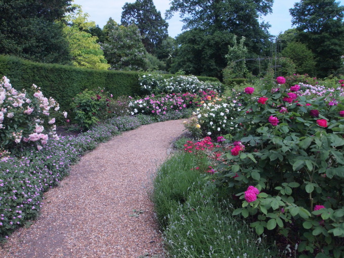 ロンドンにもパリにも行かないイギリス＆フランスの旅　６月1３日その１_b0331802_19355806.jpg