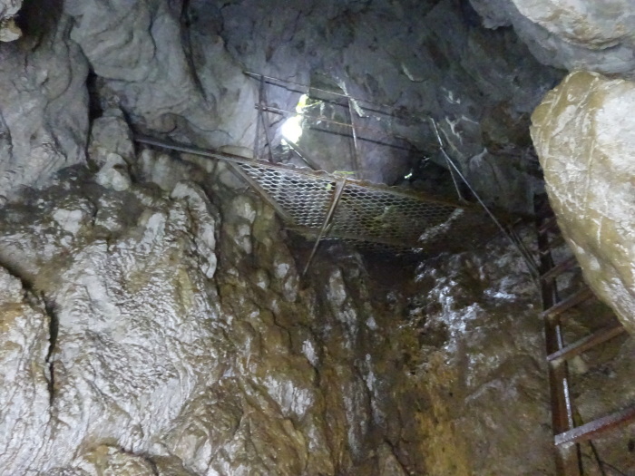 猿田洞（さるたどう）　ここは凄かった　高知県の洞窟探検_b0124306_00291534.jpg