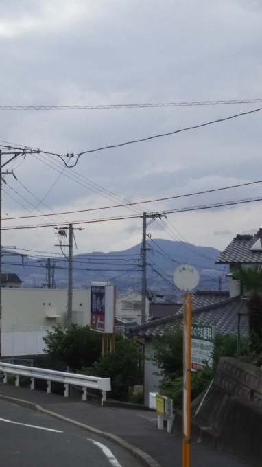 明日からまた大雨?台風7号が過ぎたが飛騨川バス転落事故に似た気圧配置_e0094315_16163296.jpg