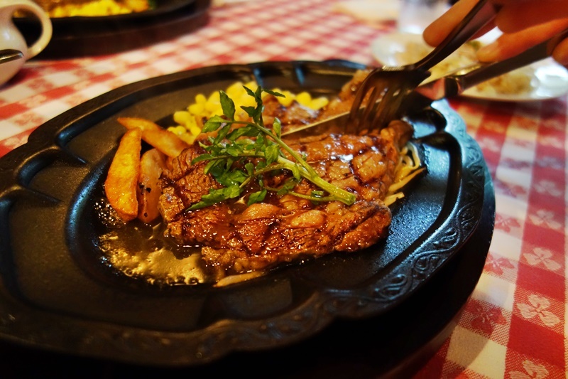 ザ カウボーイハウスでステーキディナー 軽井沢 Life Is Delicious ザ カウボーイハウスでステーキディナー 軽井沢 Life Is Delicious