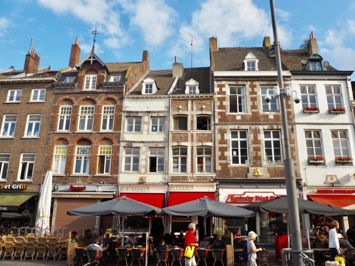 f0238932_16105419.jpeg