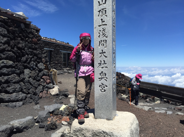 富士登山2日目、登ったものにしか見れない光景。_b0134055_16482045.jpg