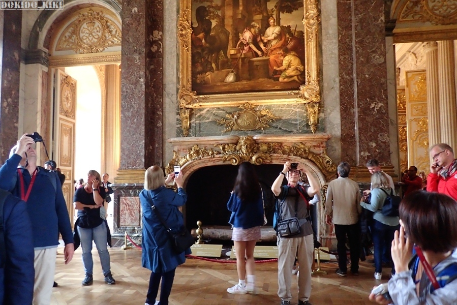 ヴェルサイユ宮殿とパリ市内観光(0.5)_c0220084_17350249.jpg