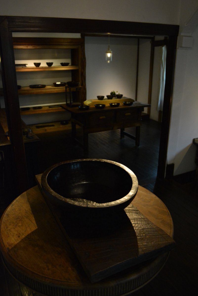 「太田修嗣 展 漆器の木霊」 始まりました_d0087761_1844628.jpg