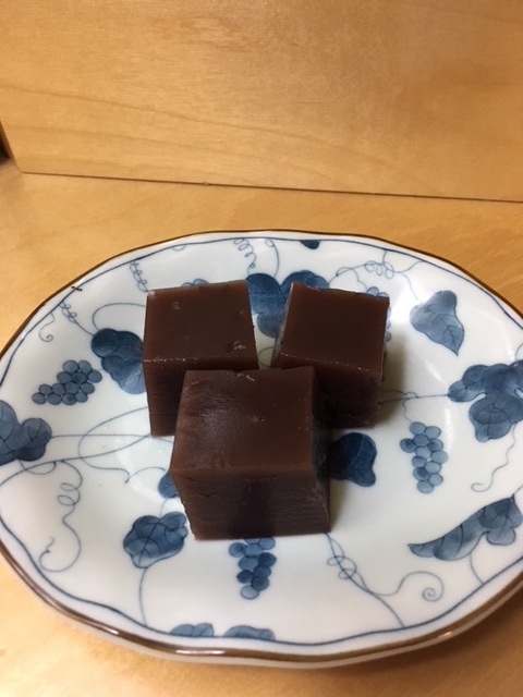 日差しが痛い(摂氏45度)中で水羊羹を食べる_e0350971_11584960.jpg