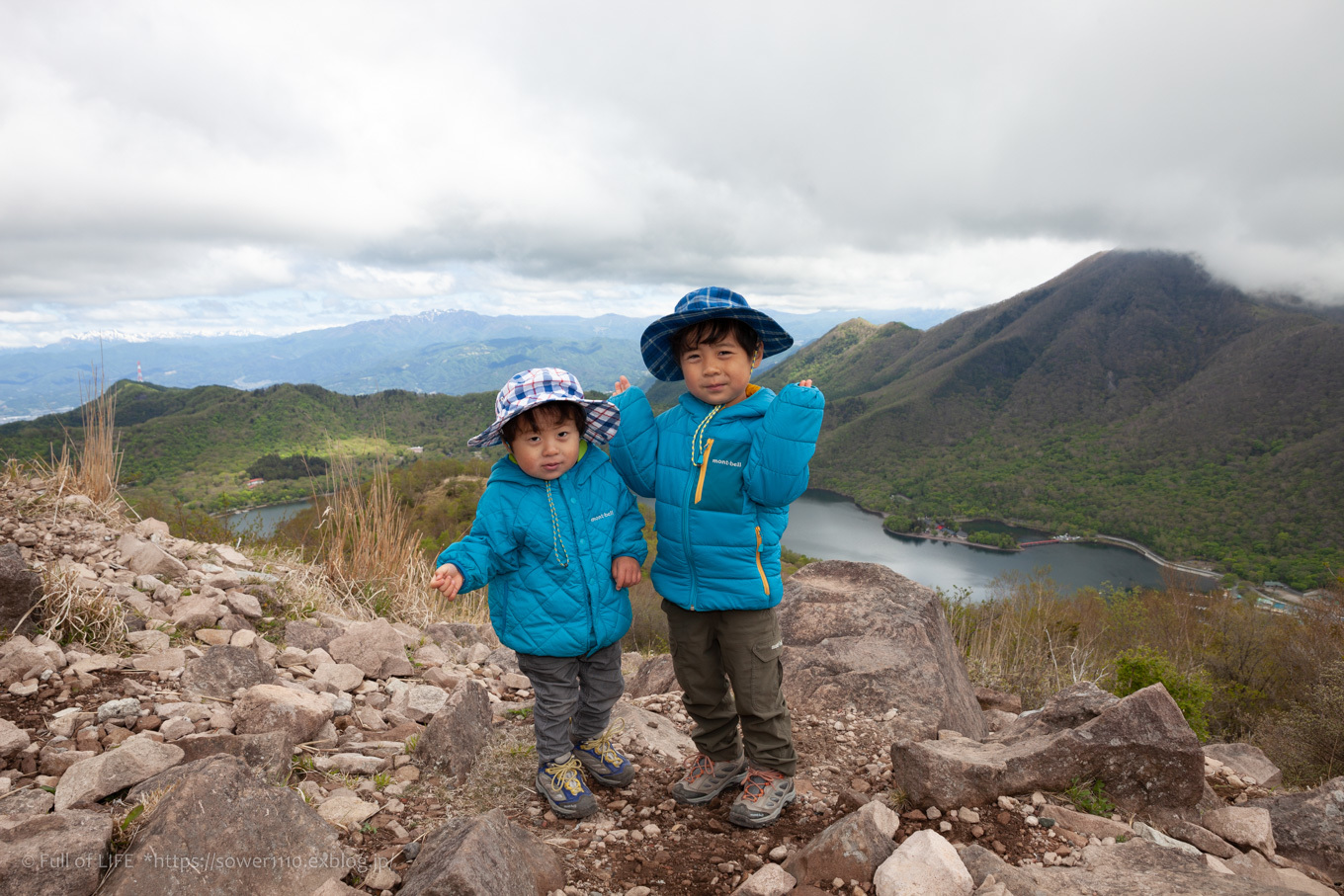 ちびっ子兄弟と5月登山「地蔵岳（赤城山）」　山頂～下山編_c0369219_16591639.jpg