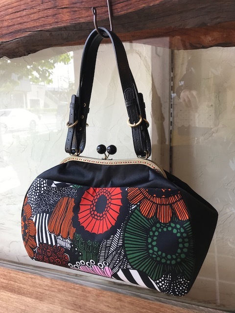 ☆marimekko　がま口バック☆_a0143711_18075091.jpg