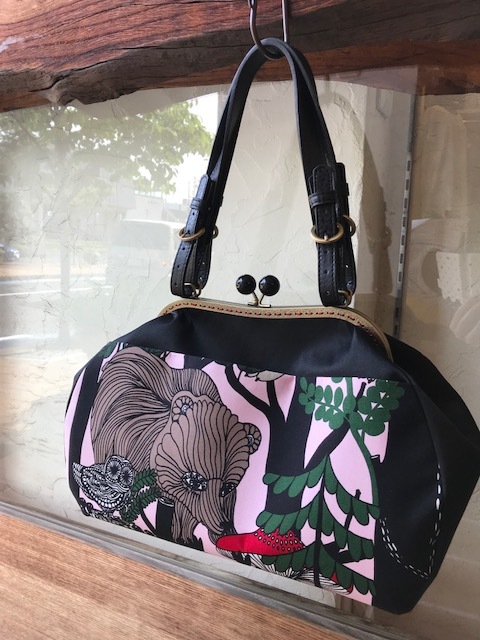 ☆marimekko　がま口バック☆_a0143711_18093060.jpg