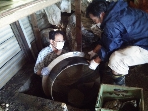 7月10日、真備町で大雨災害後の片付け支援活動をしました_d0155415_22502926.jpg