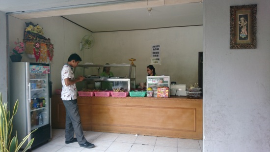 Warung Liku Tohpati店 で軽くランチ ＠ Tohpati, Denpasar (\'18年5月)_d0368045_1895539.jpg