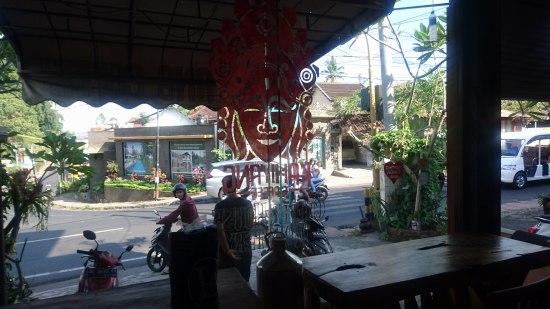 Kahiyang Coffee House Arjuna で時間潰し @ Jl.Raya Andong (’18年4月)_d0368045_23551630.jpg