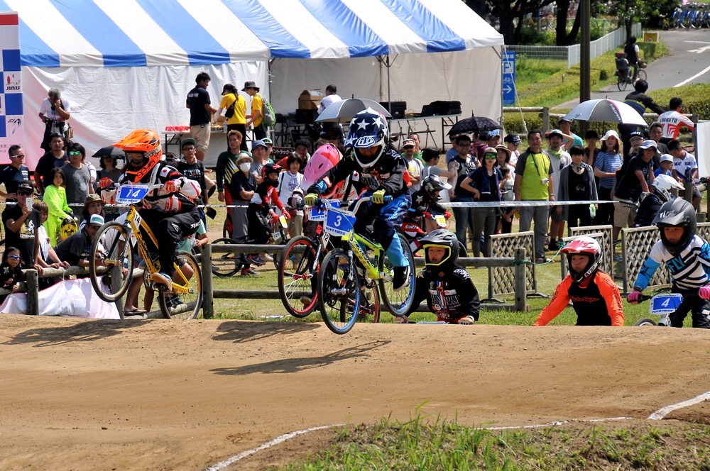 第35回全日本BMX選手権大会　ひたち海浜公園Vol4：クルーザー/ガールズクラス決勝_b0065730_9345753.jpg