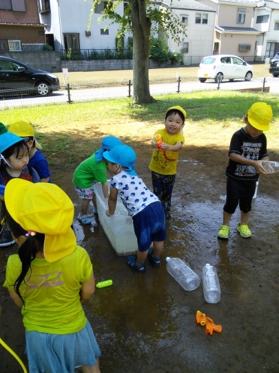 水遊び！_e0351952_12455621.jpg