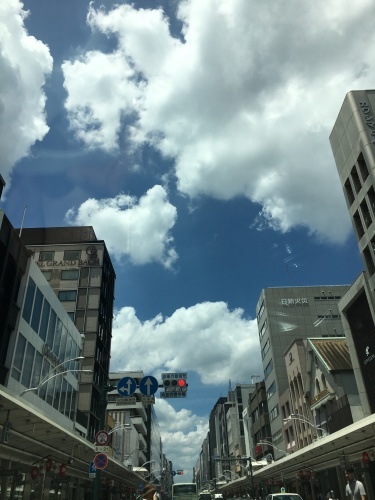 f0347891_02515944.jpeg