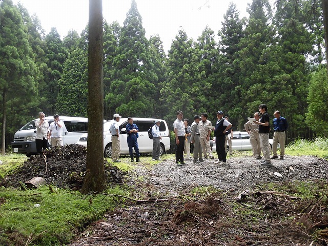 標高1,000ｍでも暑かった！　富士市の安全・安心を守る「内山財産」の管内視察_f0141310_08180428.jpg