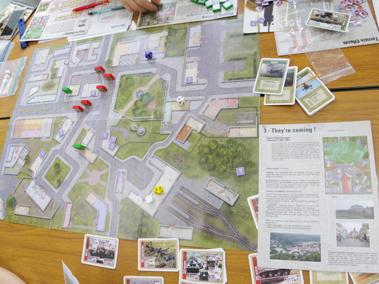 7/8例会の様子その５...(Nuts! Publishing)Urban Operations「フルダ1985」４人戦_b0173672_05154778.jpg