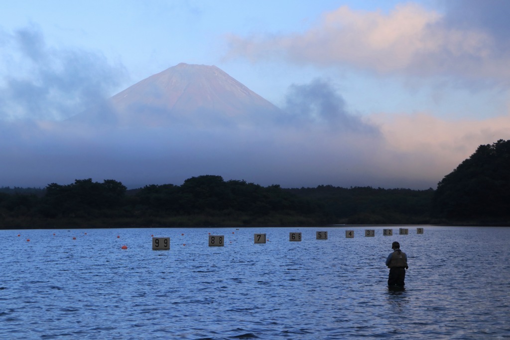 夕焼けの釣り人_a0188405_09232000.jpg