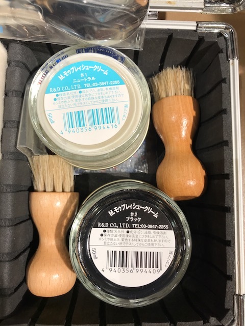 アタッシュケースで一味違う!シューケアセット_d0166598_16322439.jpg