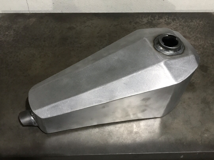汎用コフィンタンク税込37800円 : カスタムバイク取扱店【七伍屋】 汎用コフィンタンク税込37800円 : カスタムバイク取扱店【七伍屋】