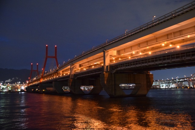 六甲大橋 ブルーアワーの街の情景