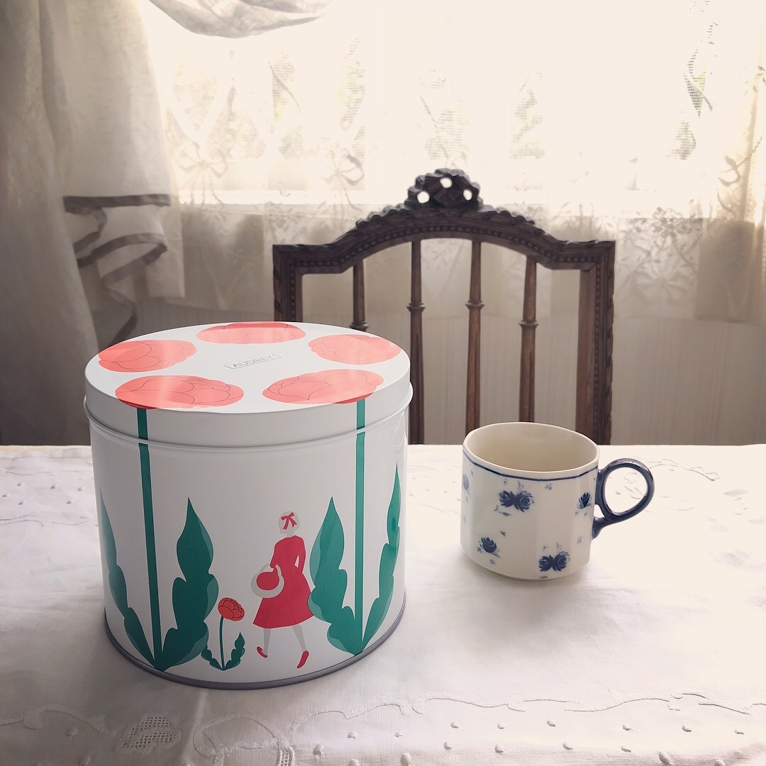 お気に入りのプレートでいただくおやつ　思わず缶買いしたくなる〜AUDREY〜_a0157409_22282868.jpeg