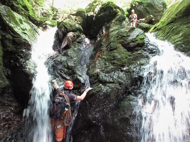 奥多摩 日原川水系 倉沢谷塩地谷でヨレヨレ沢登り Stream Climbing In Shiochidani Chichibu Tama Kai National Park やっぱり自然が好き 奥多摩 日原川水系 倉沢谷塩地谷でヨレヨレ沢登り Stream Climbing In Shiochidani Chichibu Tama Kai National Park やっぱり自然が好き