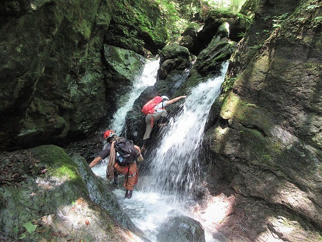 奥多摩 日原川水系 倉沢谷塩地谷でヨレヨレ沢登り Stream Climbing In Shiochidani Chichibu Tama Kai National Park やっぱり自然が好き 奥多摩 日原川水系 倉沢谷塩地谷でヨレヨレ沢登り Stream Climbing In Shiochidani Chichibu Tama Kai National Park やっぱり自然が好き