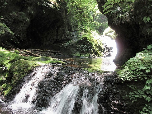 奥多摩 日原川水系 倉沢谷塩地谷でヨレヨレ沢登り Stream Climbing In Shiochidani Chichibu Tama Kai National Park やっぱり自然が好き 奥多摩 日原川水系 倉沢谷塩地谷でヨレヨレ沢登り Stream Climbing In Shiochidani Chichibu Tama Kai National Park やっぱり自然が好き