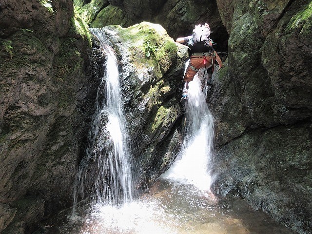 奥多摩 日原川水系 倉沢谷塩地谷でヨレヨレ沢登り Stream Climbing In Shiochidani Chichibu Tama Kai National Park やっぱり自然が好き